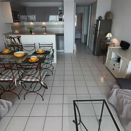 Appartement Climatise 3 Pieces Avec Terrasse, Box A Sete - Fr-1-472A-217 아파트 세테