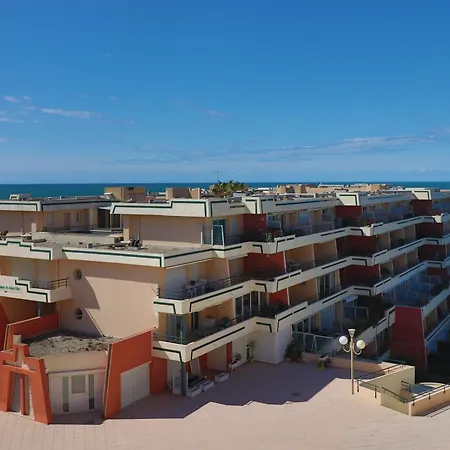 Climatise Front De Avec Terrasse, Piscine, Et Garage Privatif A - Fr-1-472a-217 Apartment