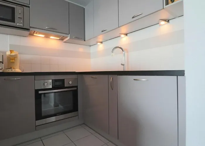 Appartement Climatise 3 Pieces Avec Terrasse, Box A Sete - Fr-1-472A-217 Sète