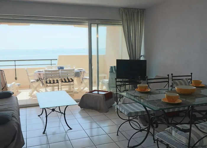 Apartment Appartement Climatise 3 Pieces Avec Terrasse, Box A Sete - Fr-1-472A-217 *