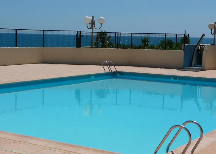 Appartement Climatise 3 Pieces Avec Terrasse, Box A Sete - Fr-1-472A-217